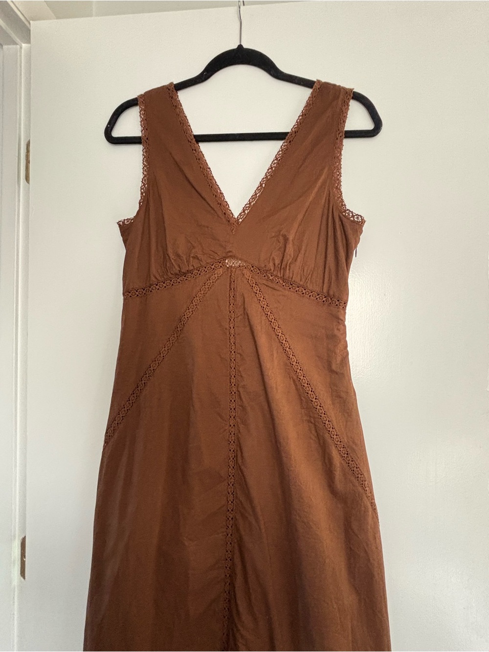 Universal Thread Chocolate Brown V-Neck Midi Dress - Picture 2 of 2